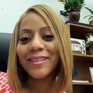 Meet your Posher, Jeanine